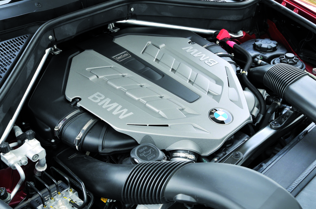 4.4L-twin-turbo-engine-in-m5-m8