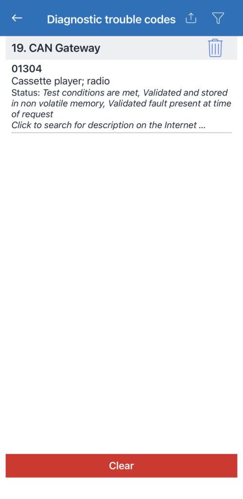 Car Scanner ELM OBD2 diagnostic trouble codes screen showing fault code 01304 CAN Gateway cassette player radio on Skoda Rapid