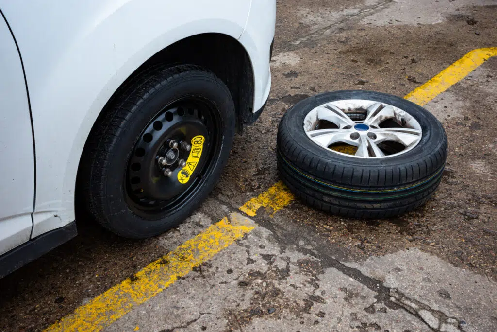 steps to change the spare wheel when you have a flat tyre
