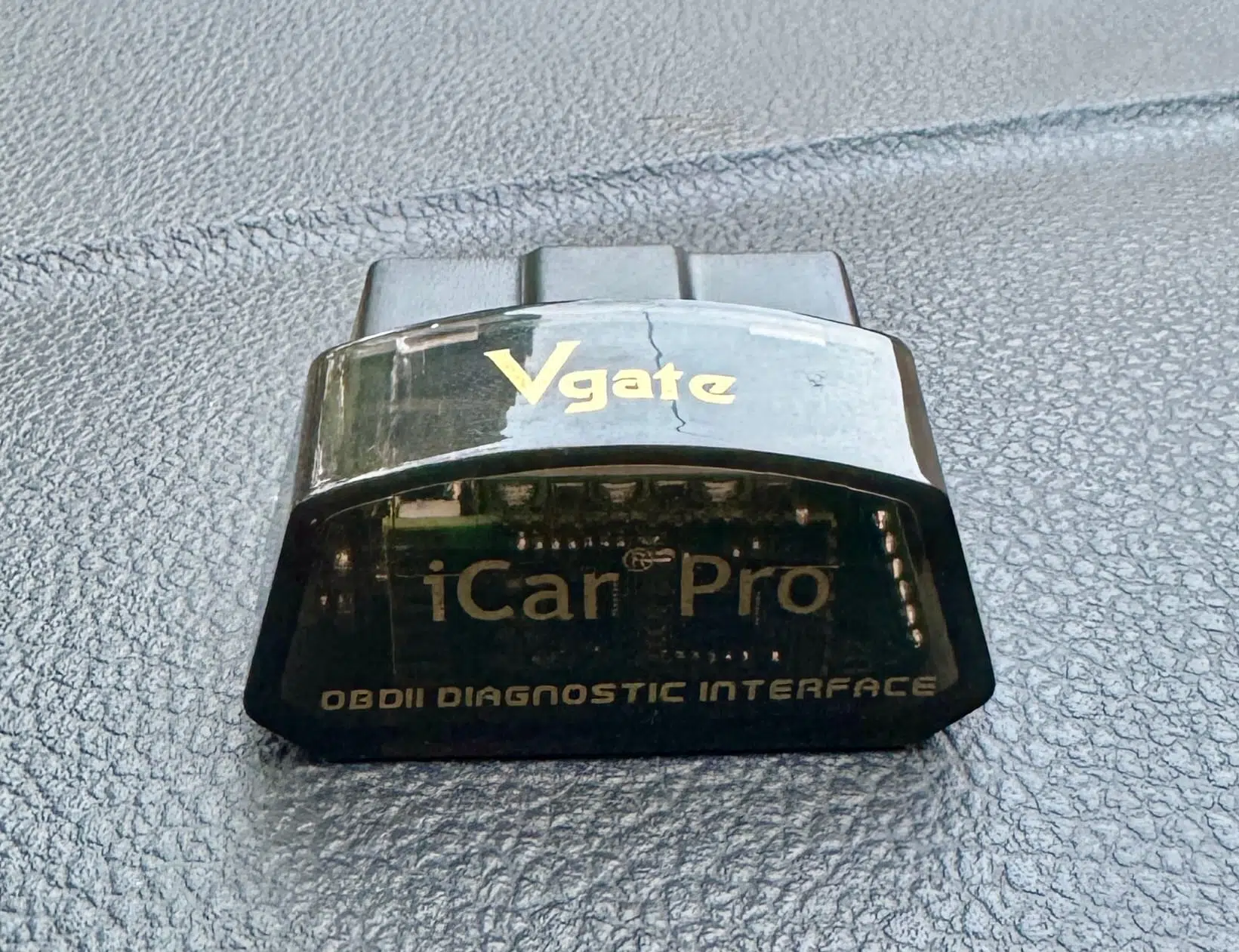Vgate iCar Pro BLE 4.0 OBD2 adapter
